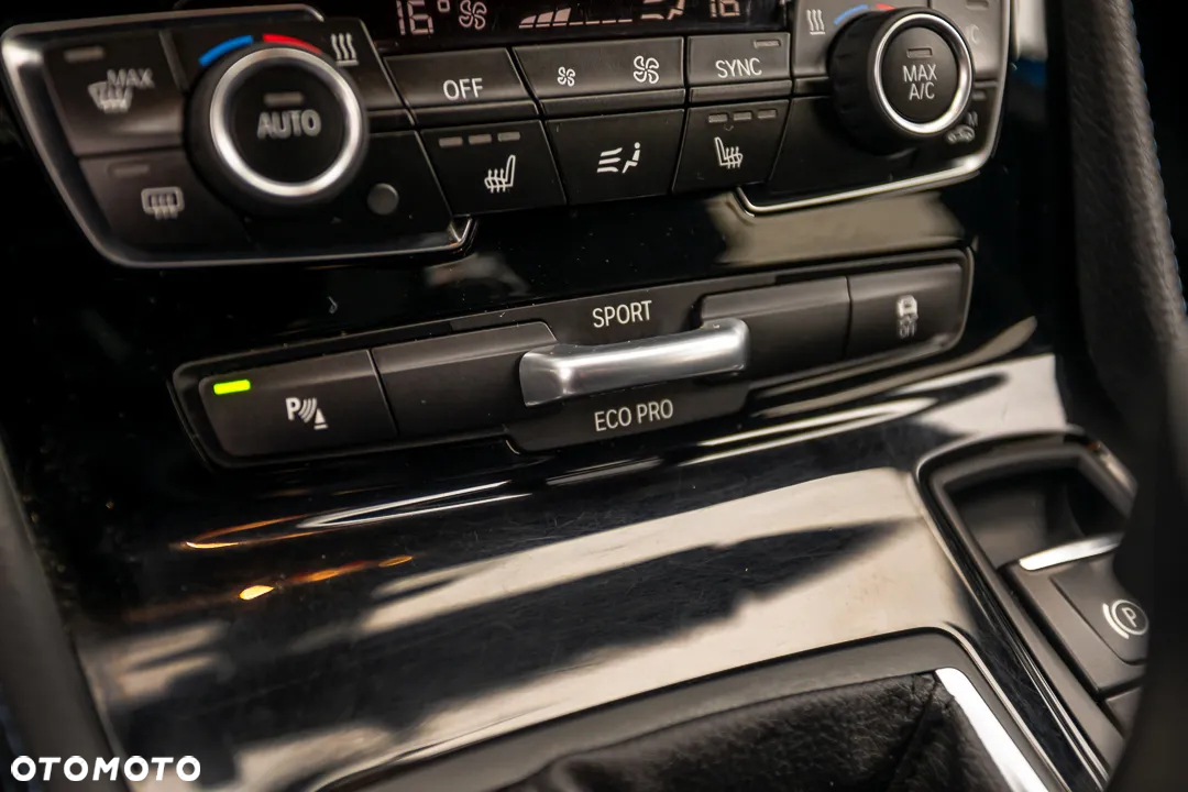 BMW Seria 2 220d Active Tourer - 31