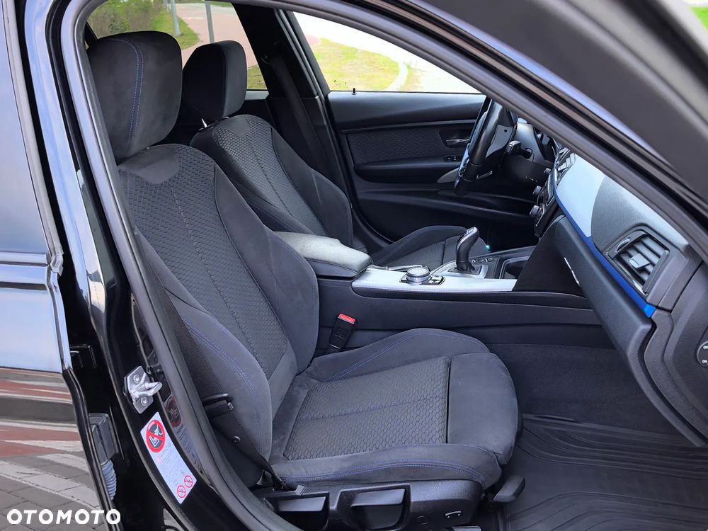 BMW Seria 3 320d xDrive Sport-Aut Sport Line - 16