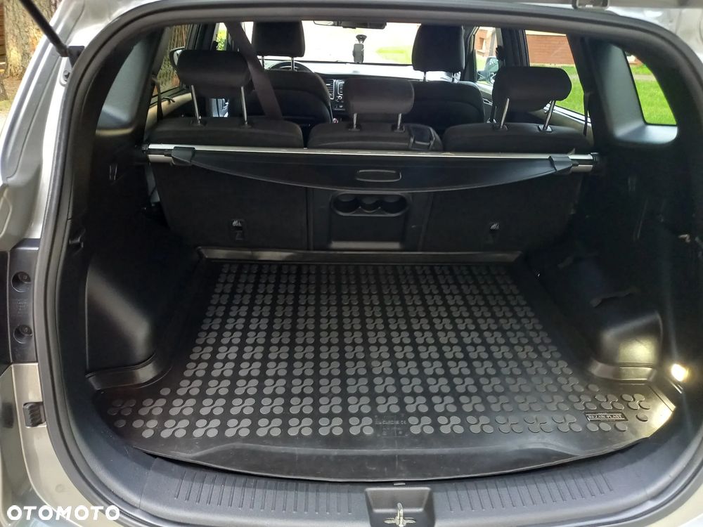 Kia Carens 1.7 CRDi L - 11