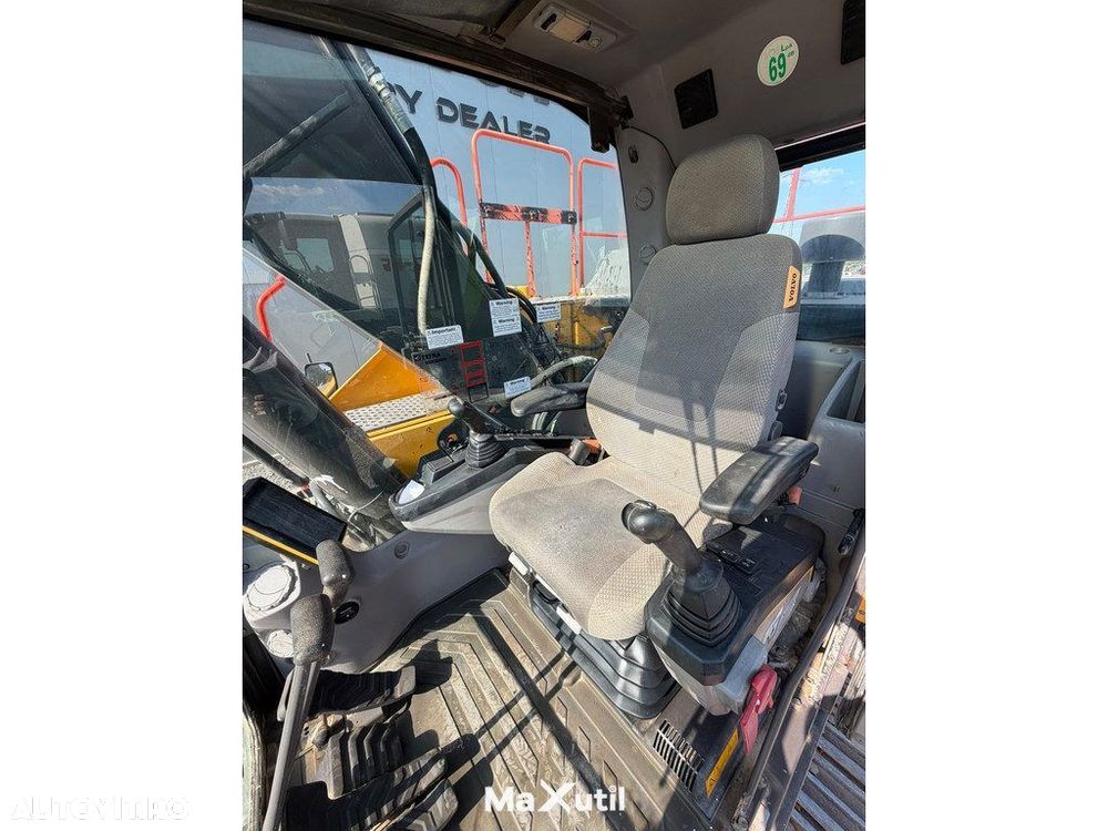 Volvo EC250EL Excavator - 2