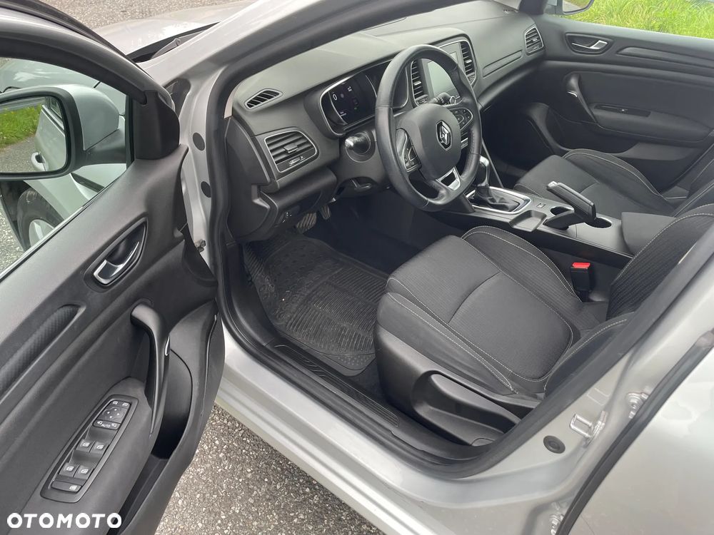 Renault Megane 1.3 TCe FAP Techno EDC - 11