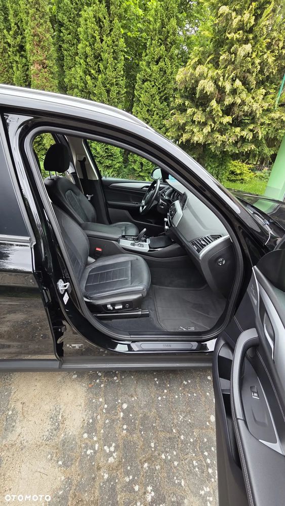 BMW X3 xDrive20i Advantage - 15
