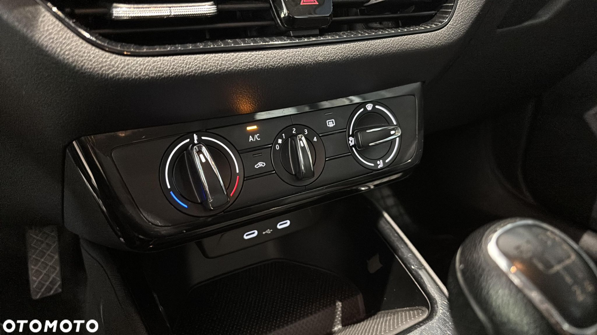 Skoda Fabia 1.0 Ambition - 24