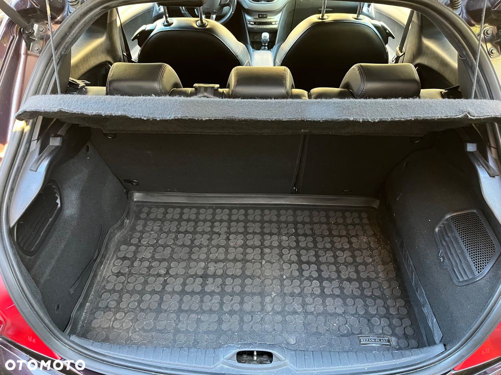 Peugeot 208 - 23