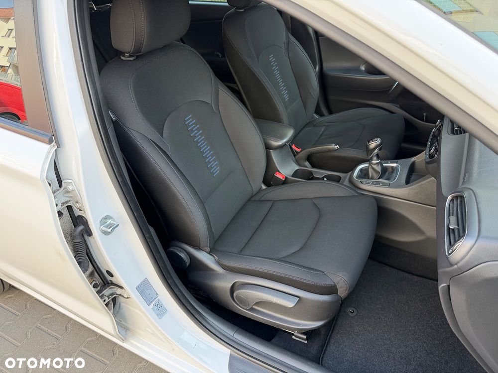 Hyundai i30 1.4 T-GDI GO Plus - 34