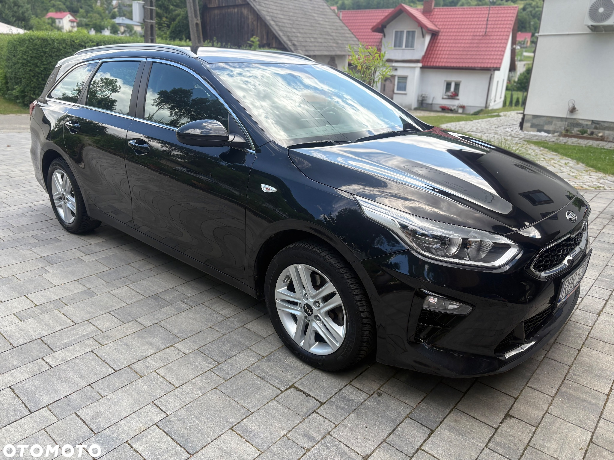 Kia Ceed - 11