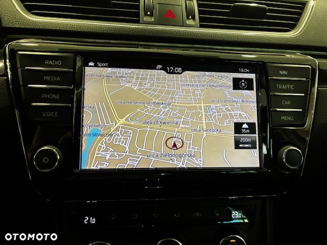 Skoda Superb 2.0 TDI L&K DSG - 32