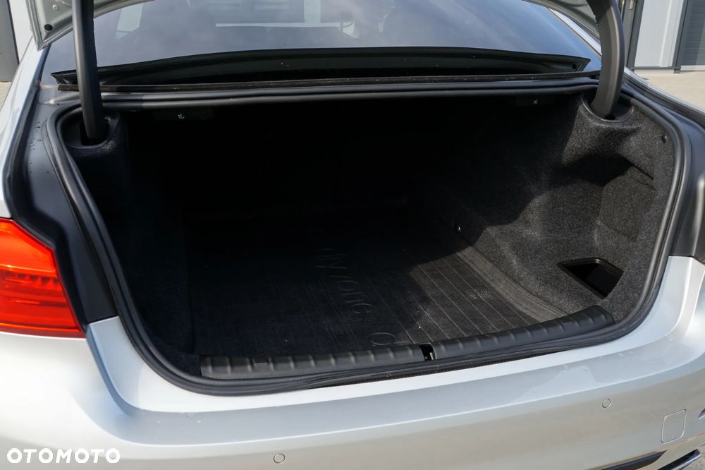 BMW Seria 5 540i xDrive Luxury Line - 19