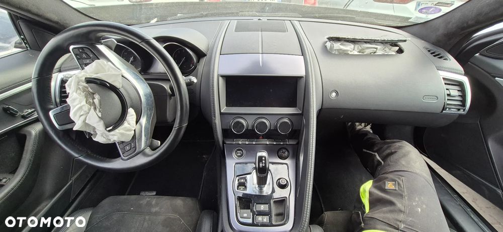 Jaguar F-Type 2.0 Turbo R-Dynamic - 30