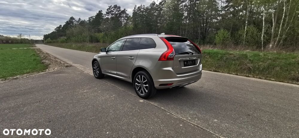 Volvo XC 60 T5 AWD Momentum - 6