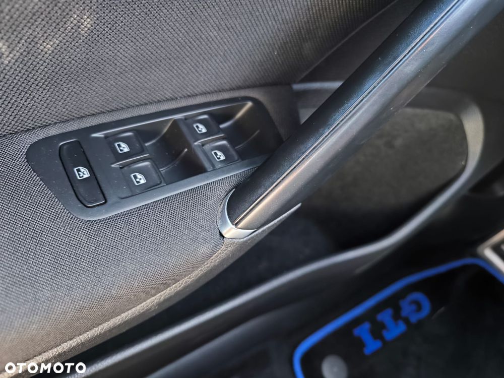 Volkswagen Golf GTI (BlueMotion Technology) DSG Performance - 33