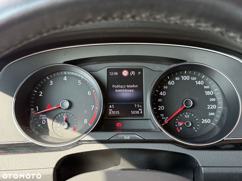 Volkswagen Passat - 15