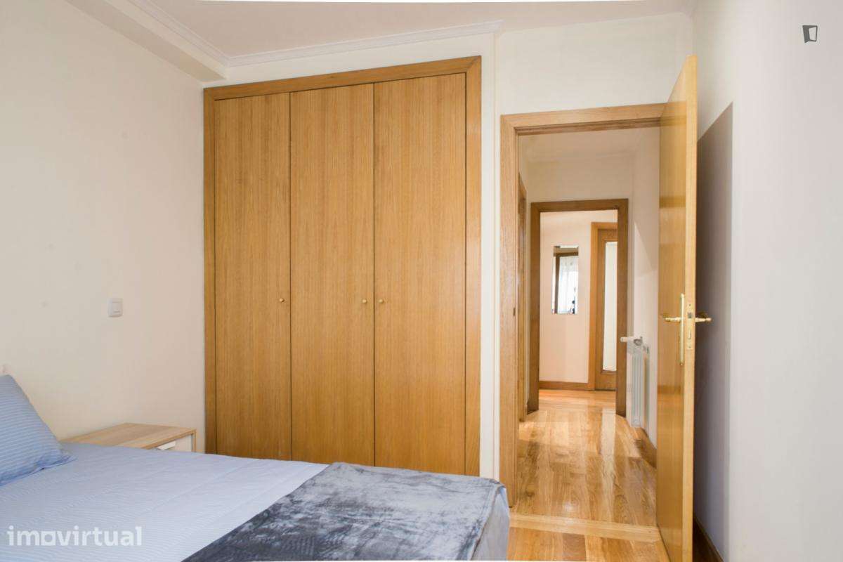 Quarto - localizado em São Mamede de Infesta Porto - Grande imagem: 4/19
