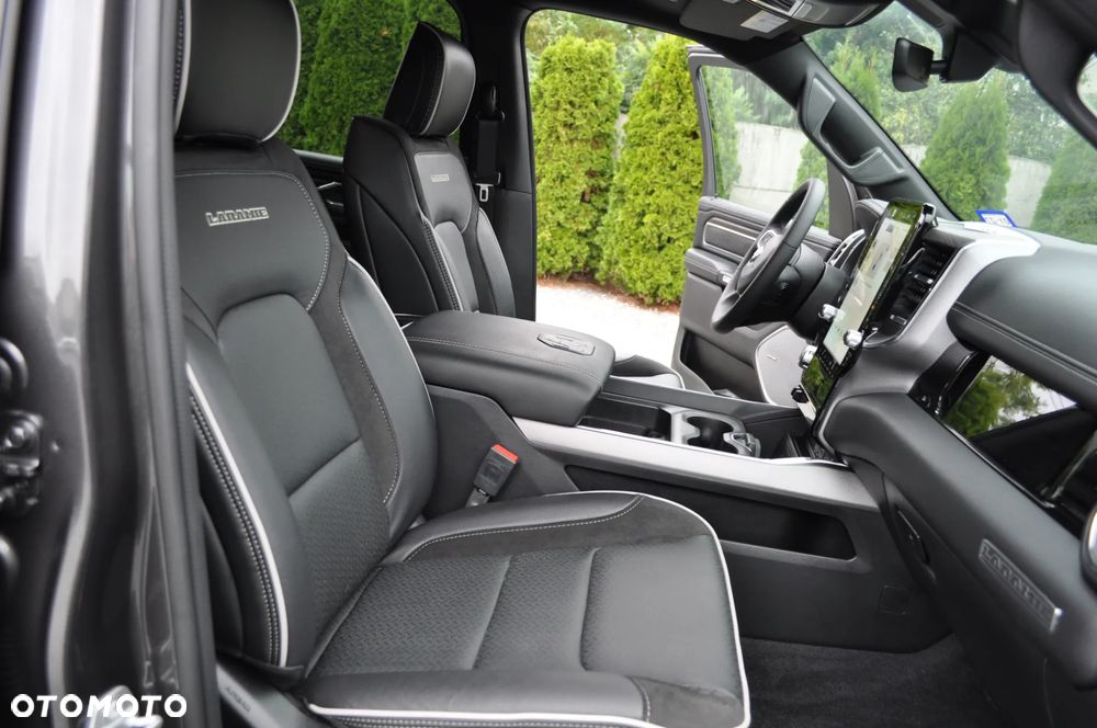 RAM 1500 Laramie Night Premium - 21