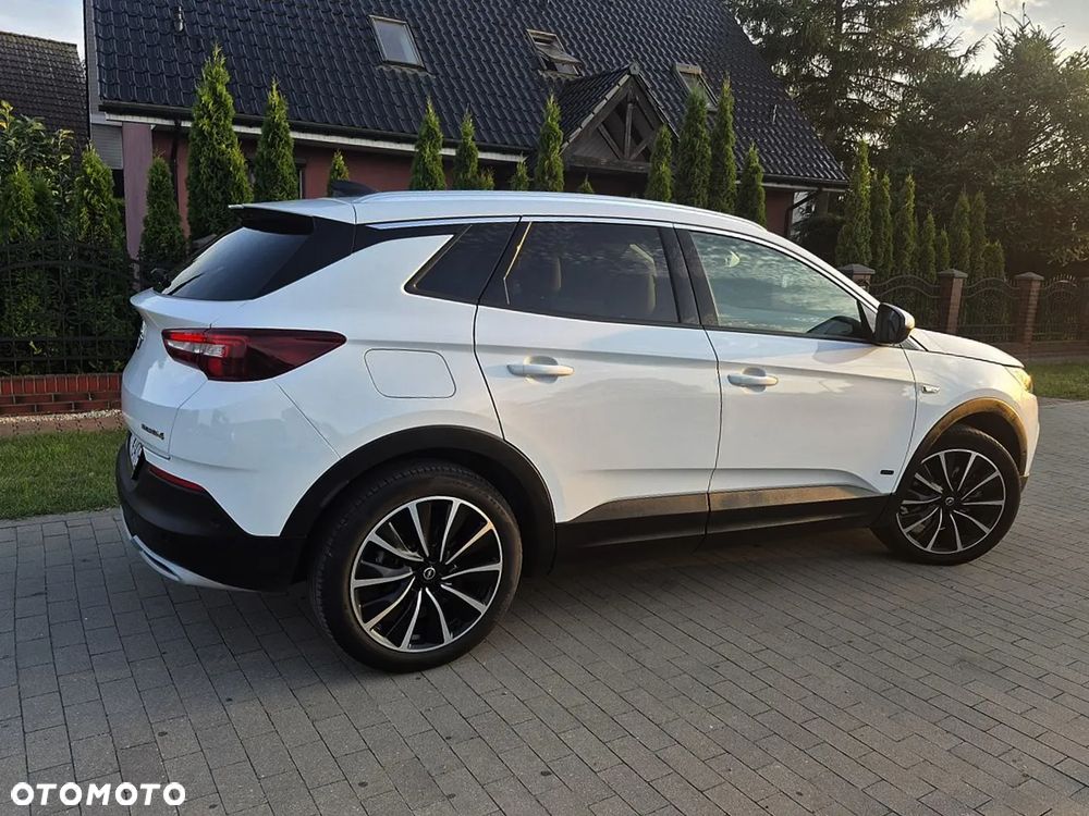 Opel Grandland X 1.6 T PHEV 4x4 Design&Tech - 30
