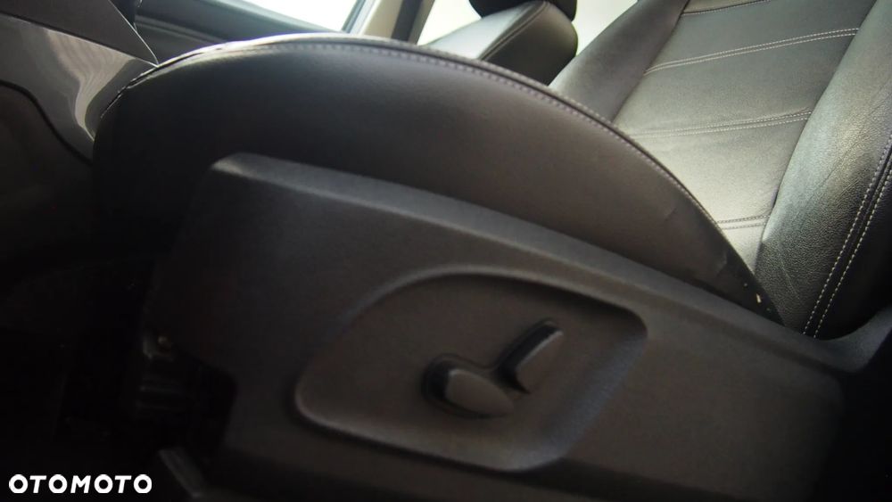 Ford Kuga 2.0 TDCi 4x4 Titanium - 25