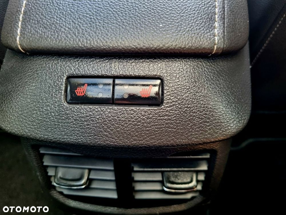 Ford Mondeo 2.0 EcoBoost Titanium - 24