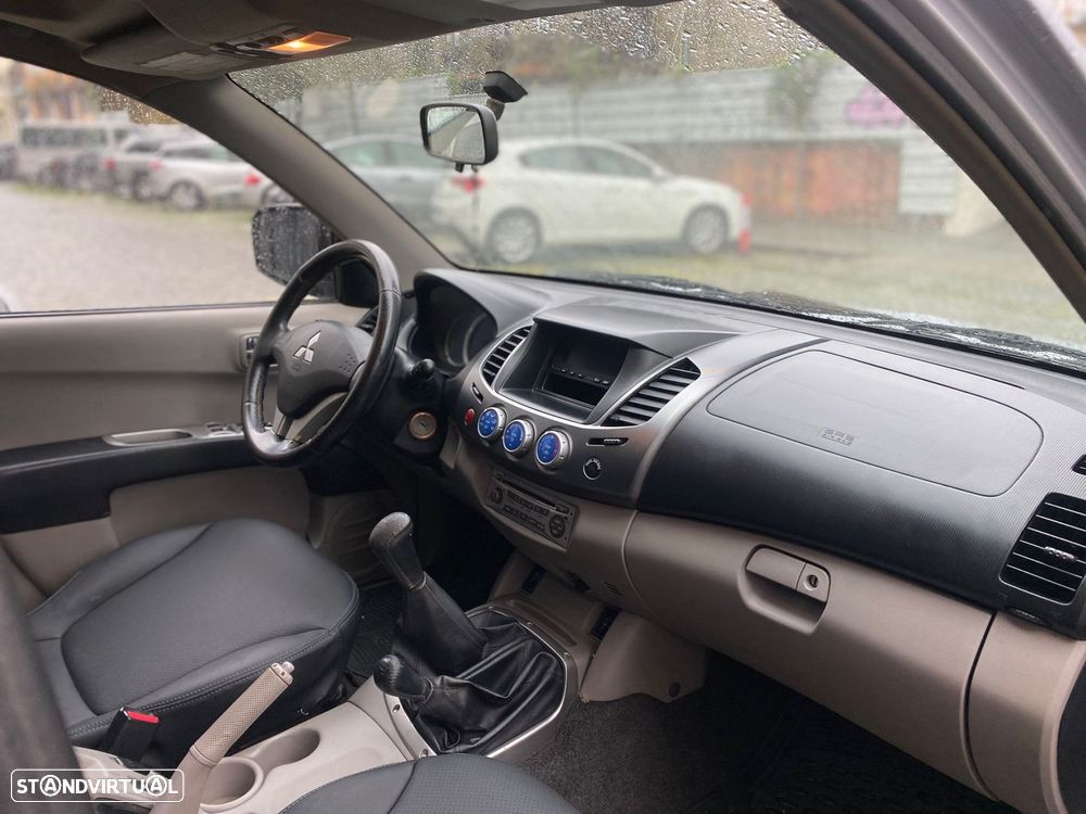 Mitsubishi L200 2.5 DI-D CD Intense 4WD - 27