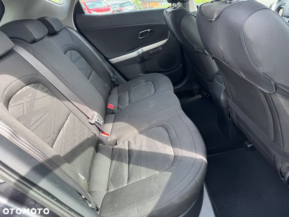 Kia Ceed - 8