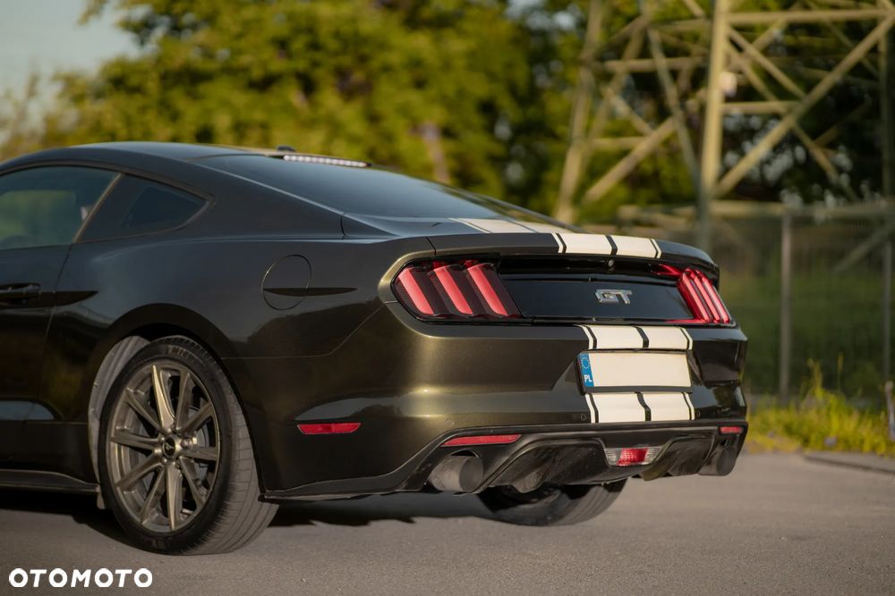 Ford Mustang 5.0 V8 GT - 8