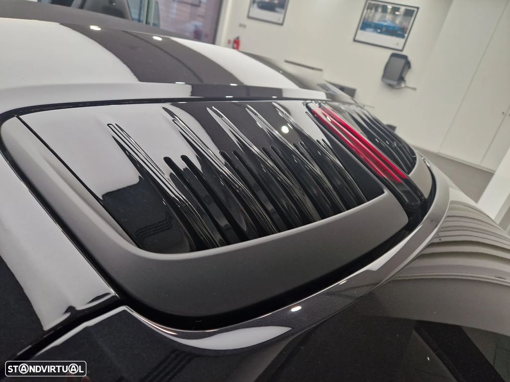 Porsche 911 (992) Carrera - 4