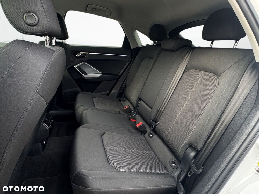 Audi Q3 Sportback - 13
