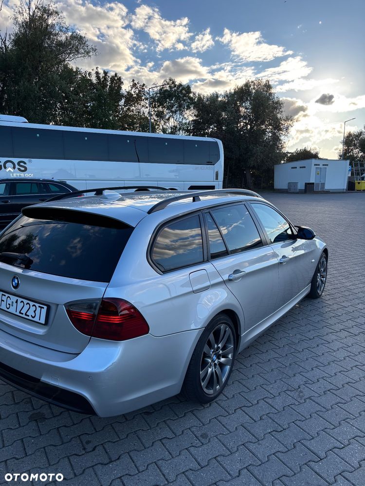 BMW Seria 3 325xi - 12