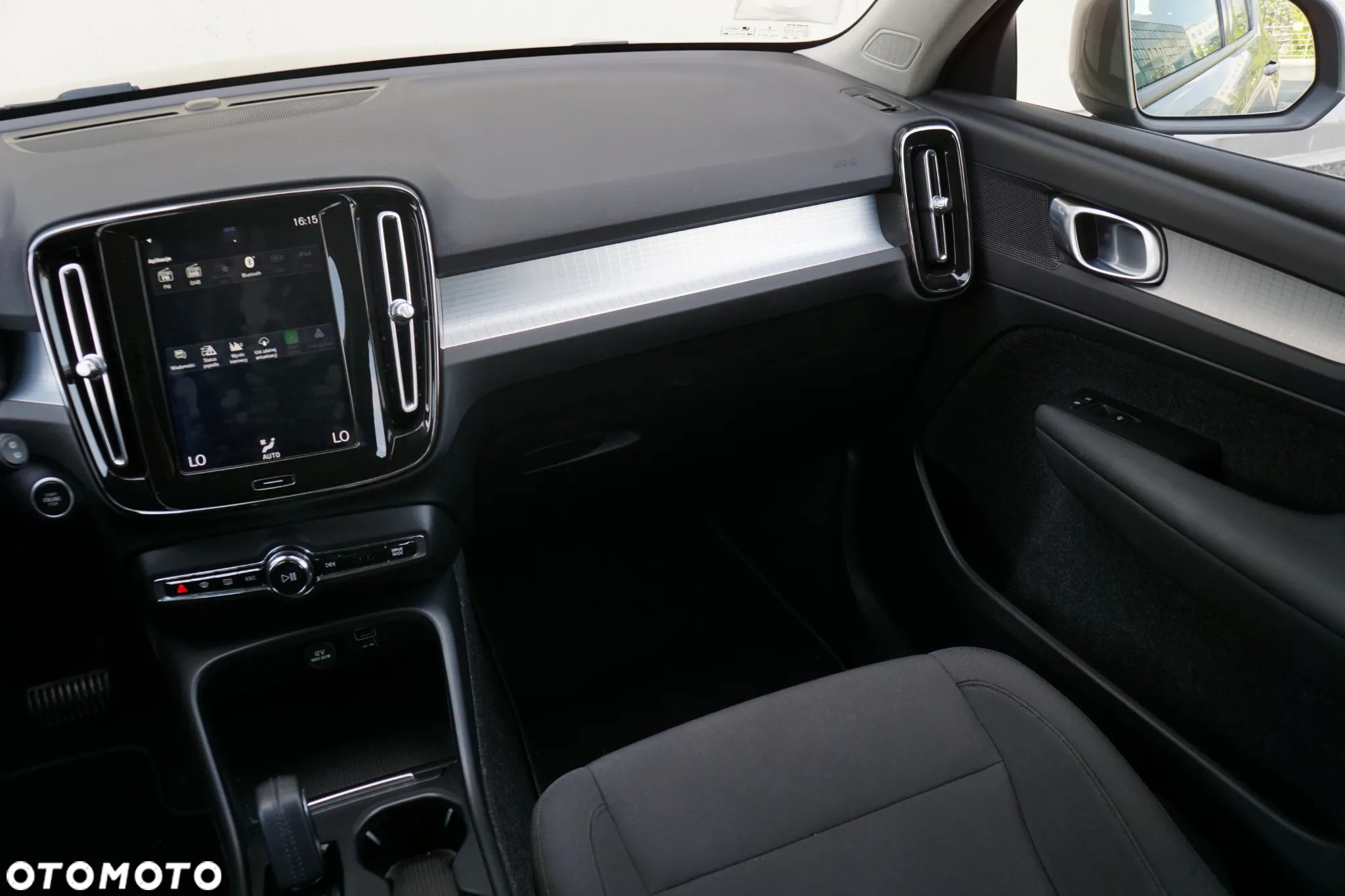 Volvo XC 40 T3 Momentum - 20