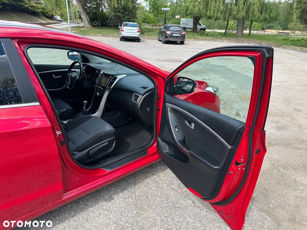 Hyundai i30 blue Kombi 1.4 YES Gold - 21