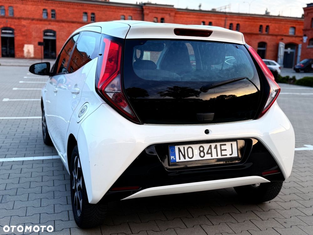 Toyota Aygo x-play - 4