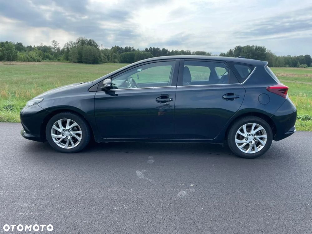 Toyota Auris 1.6 D-4D Comfort - 1