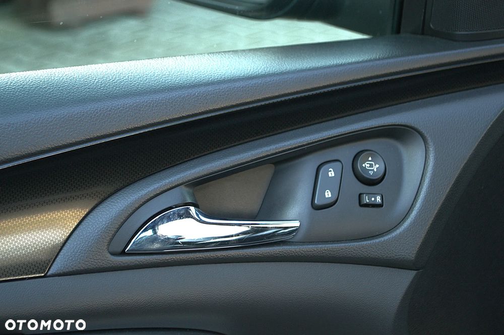 Opel Insignia 2.0 CDTI automatik Sport - 28