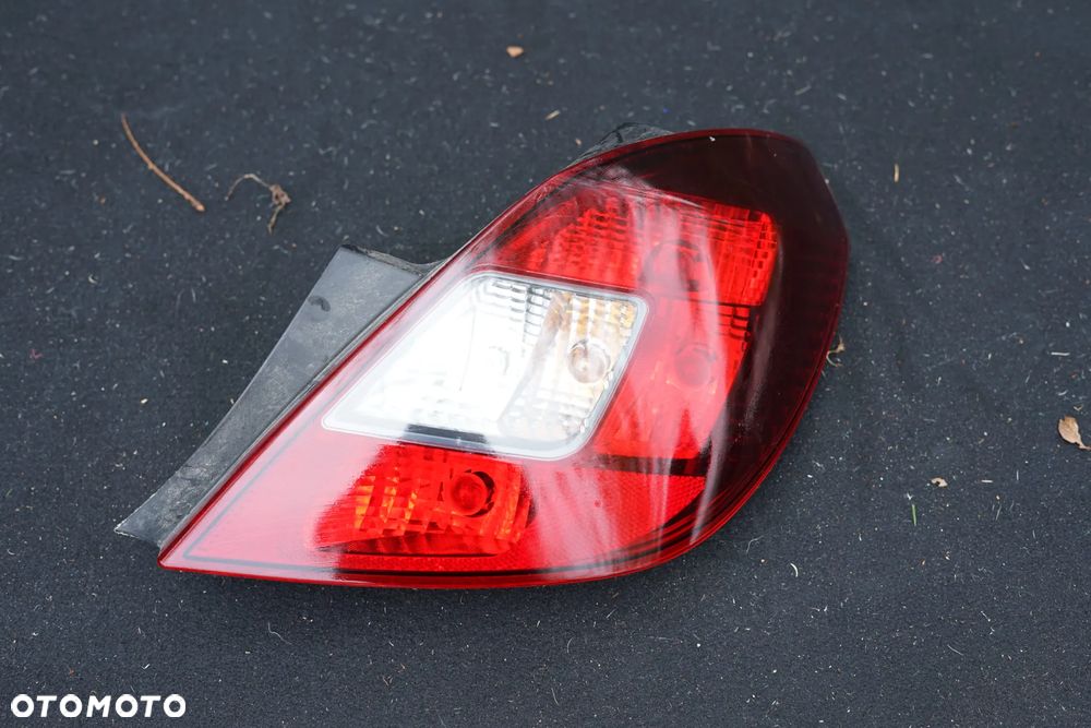 Lampa tył tylna prawa Opel Corsa D 5d 13296480 - 1