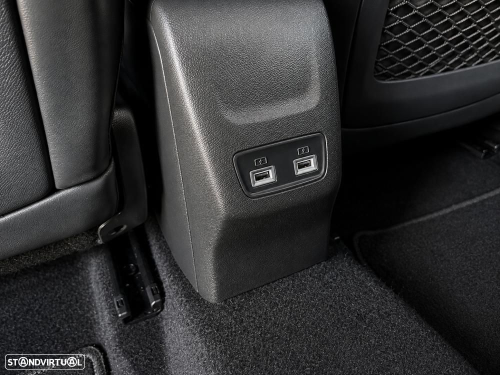 Peugeot e-2008 50 kWh GT Pack — fotografia 44