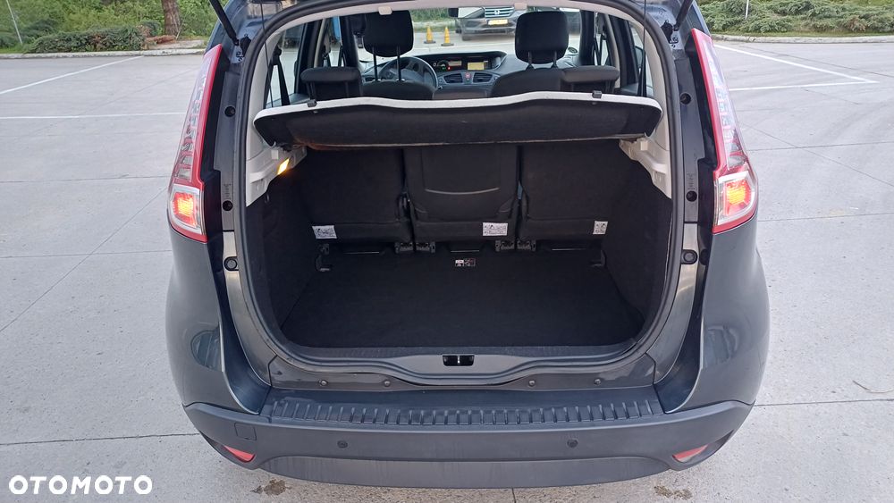 Renault Scenic 1.6 16V 110 TomTom Edition - 11