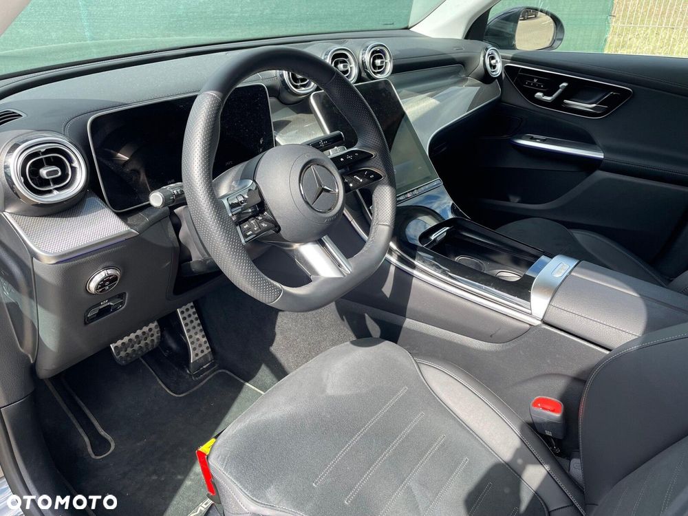 Mercedes-Benz GLC - 12