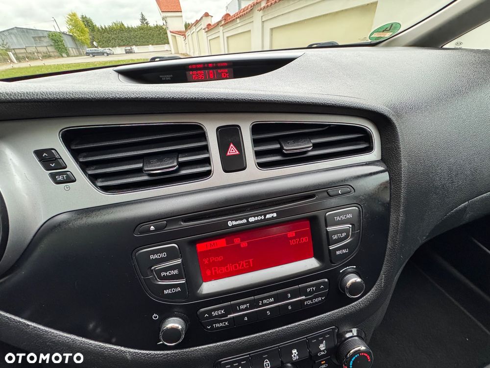 Kia Ceed - 11