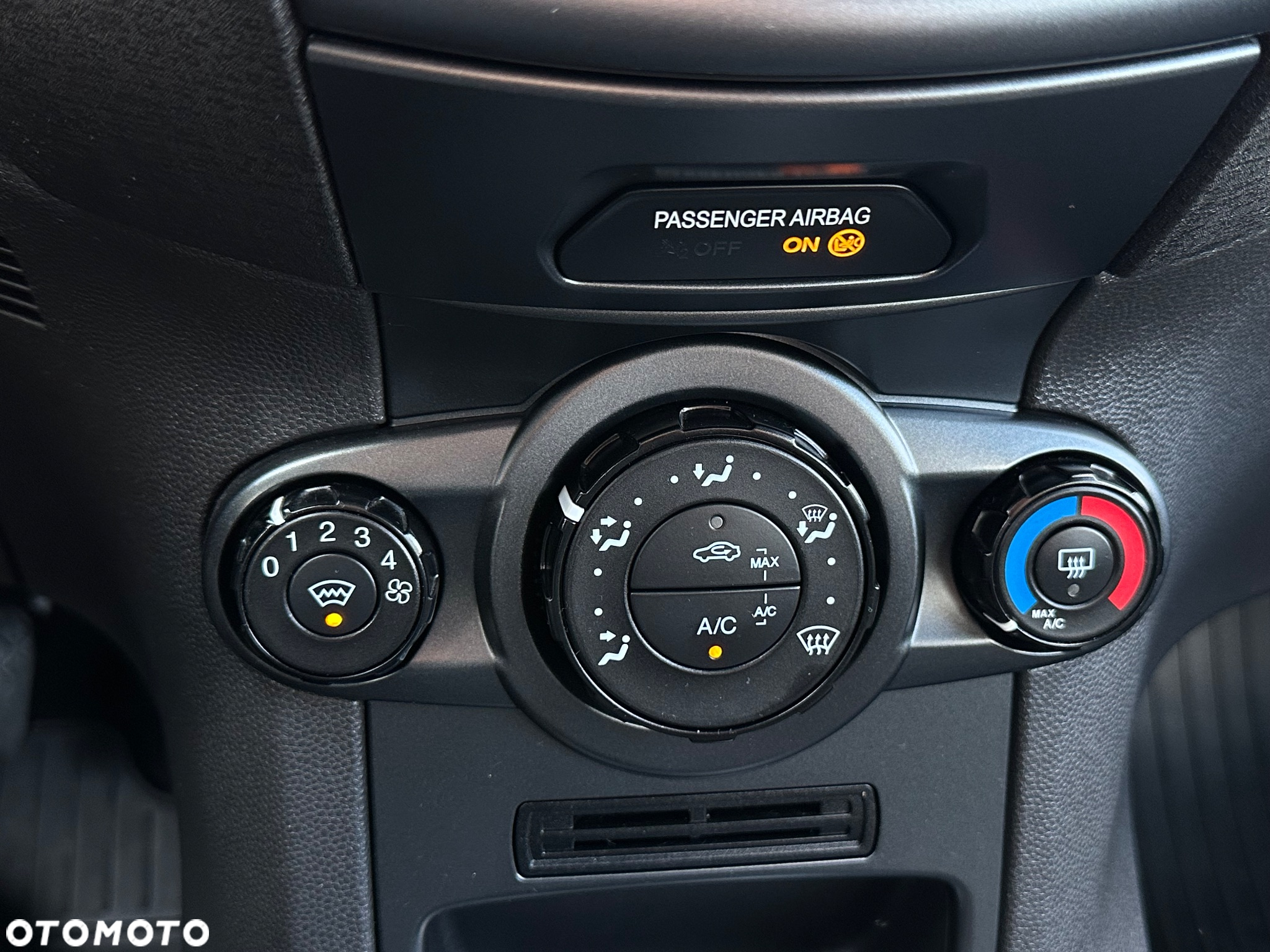 Ford Fiesta 1.0 EcoBoost Platinium X - 24