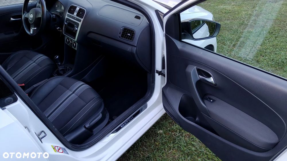 Volkswagen Polo 1.4 MATCH - 27