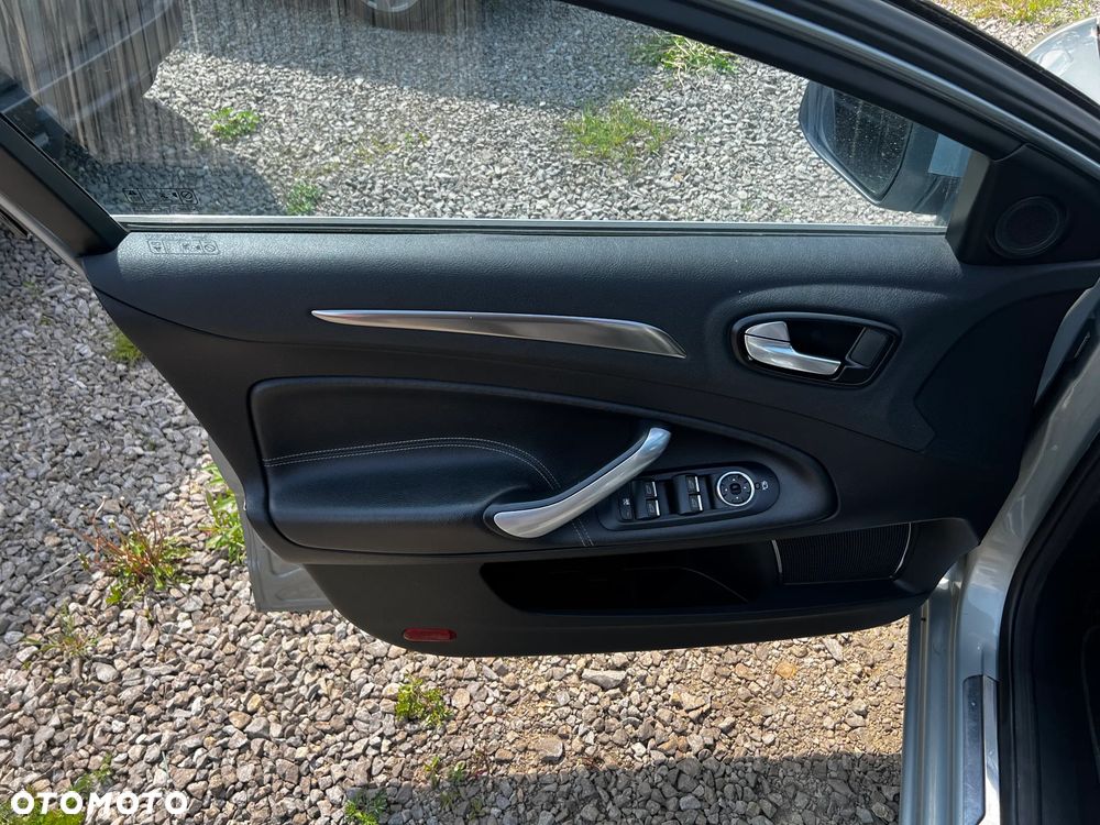 Ford Mondeo SW 2.0 TDCi Titanium X - 23