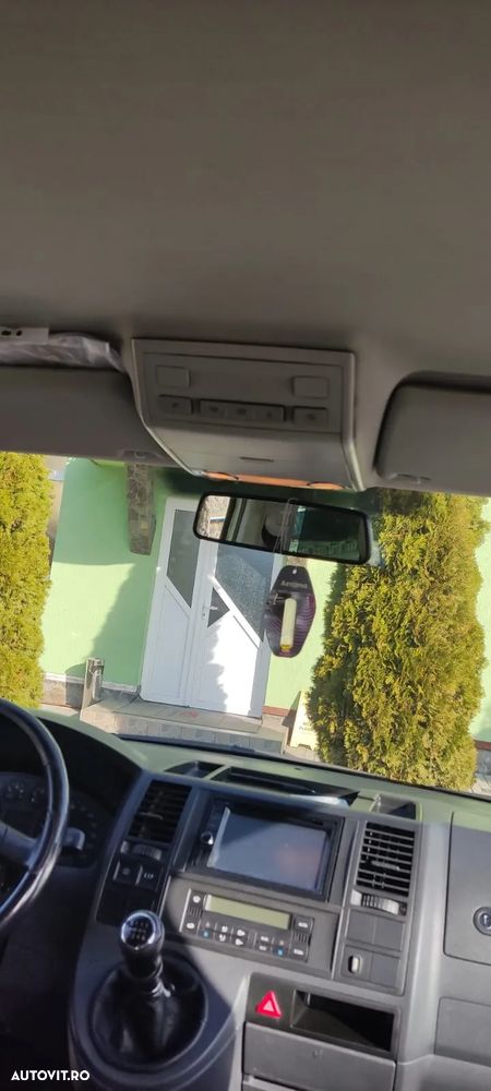 Volkswagen Caravelle - 5