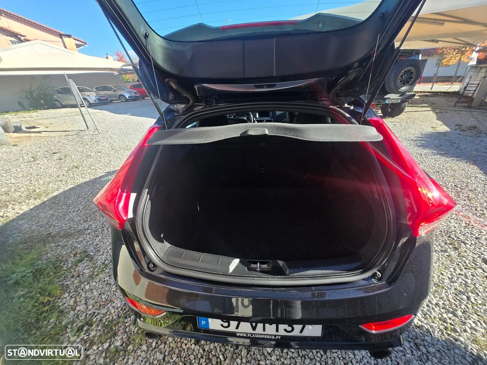 Volvo V40 D2 R Design - 14