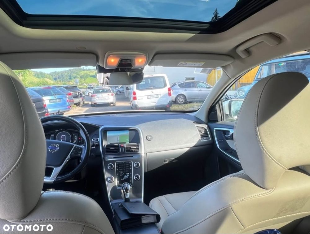 Volvo XC 60 D5 AWD Summum - 4