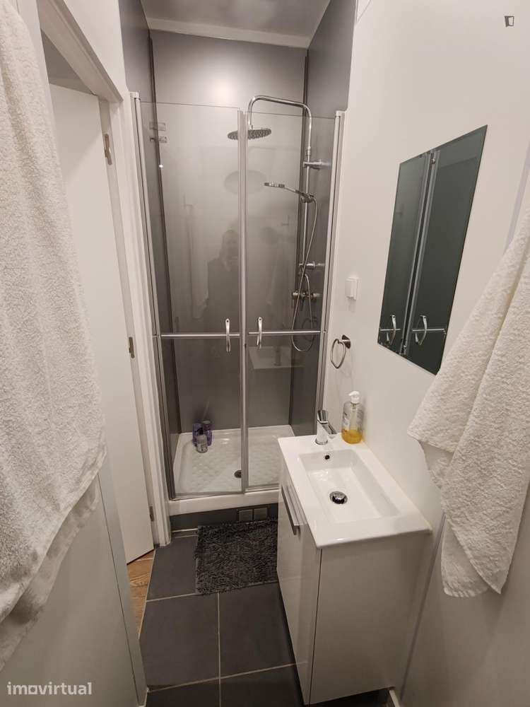 Quarto - localizado em Lisbon - Grande imagem: 5/16