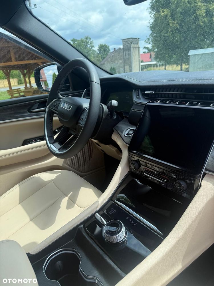 Jeep Grand Cherokee - 1