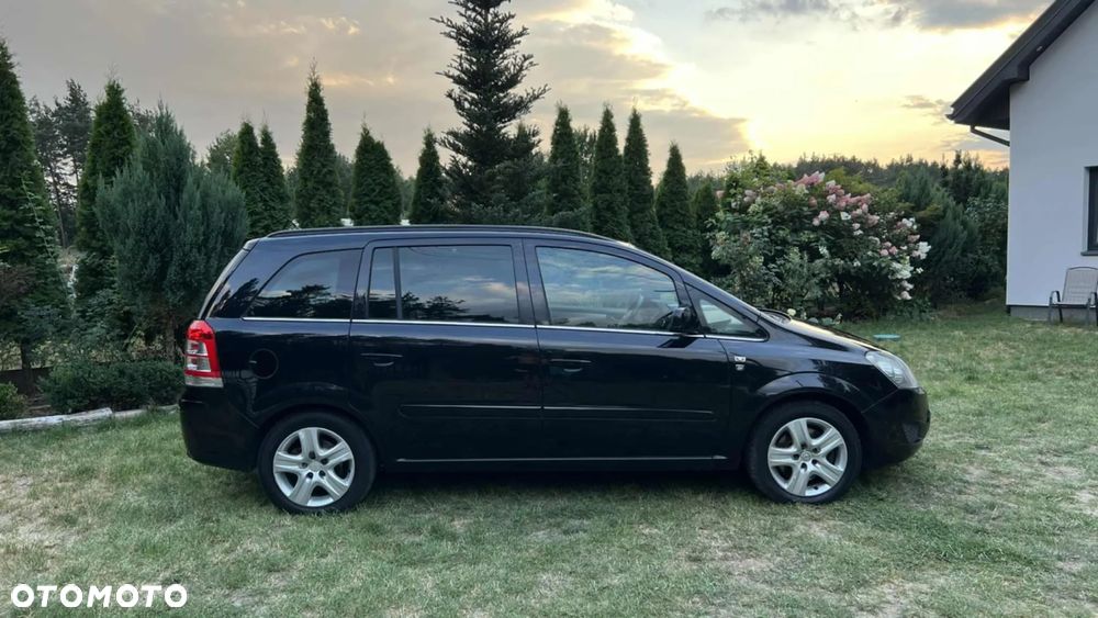 Opel Zafira - 10