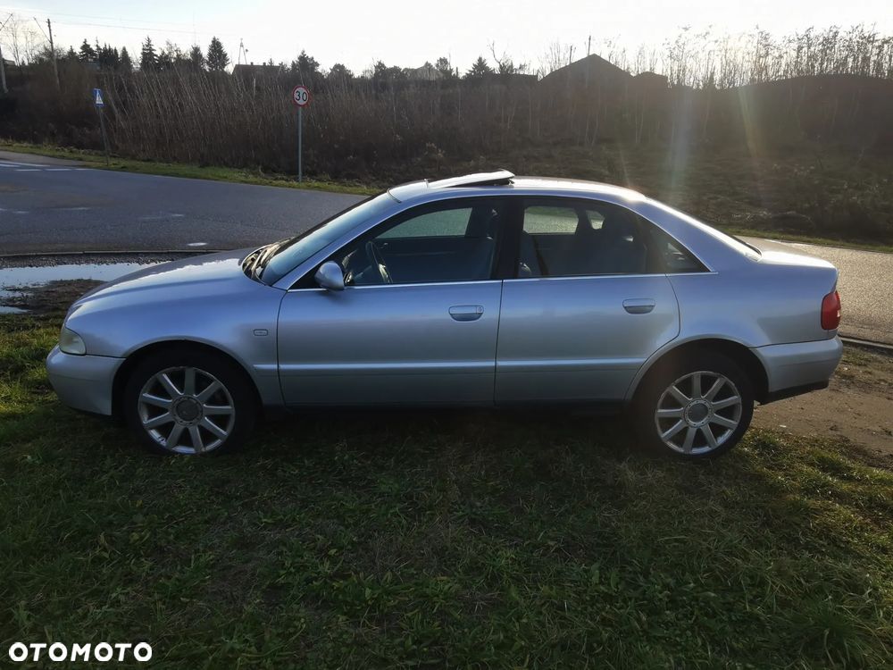 Audi A4 Limousine 2.4 Quattro - 2