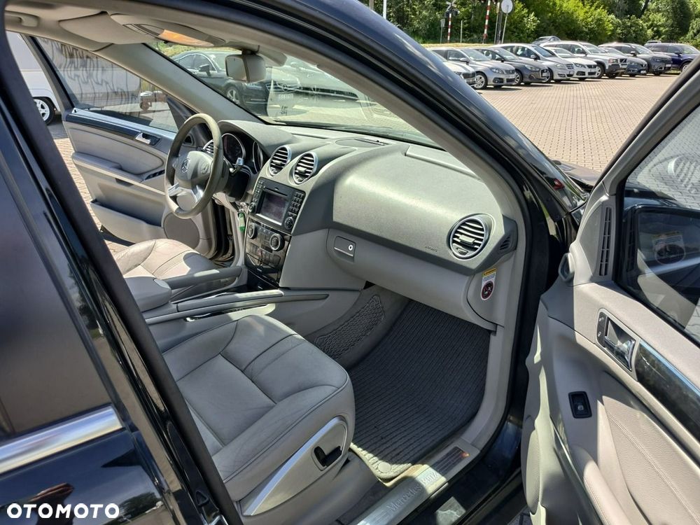 Mercedes-Benz ML - 15