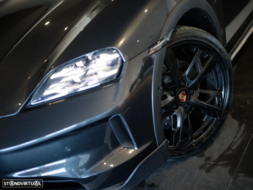 Porsche Taycan Cross Turismo 4 - 15