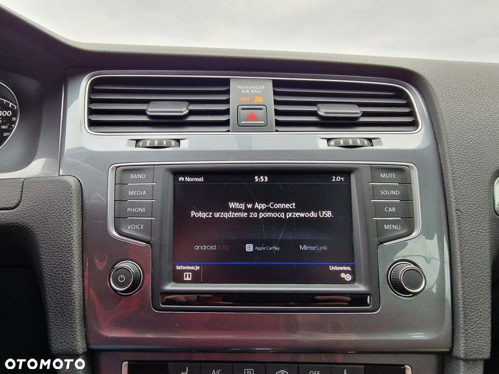 Volkswagen Golf - 21